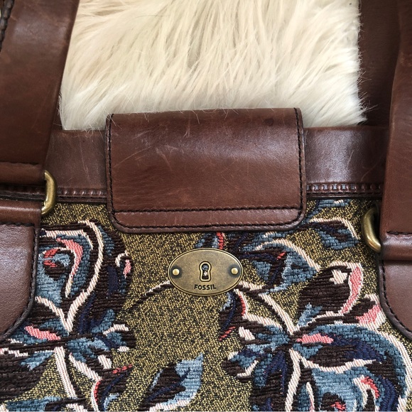 RARE Fossil Re-issue Weekender Satchel in Green Floral Rose - Picture 11 of 13